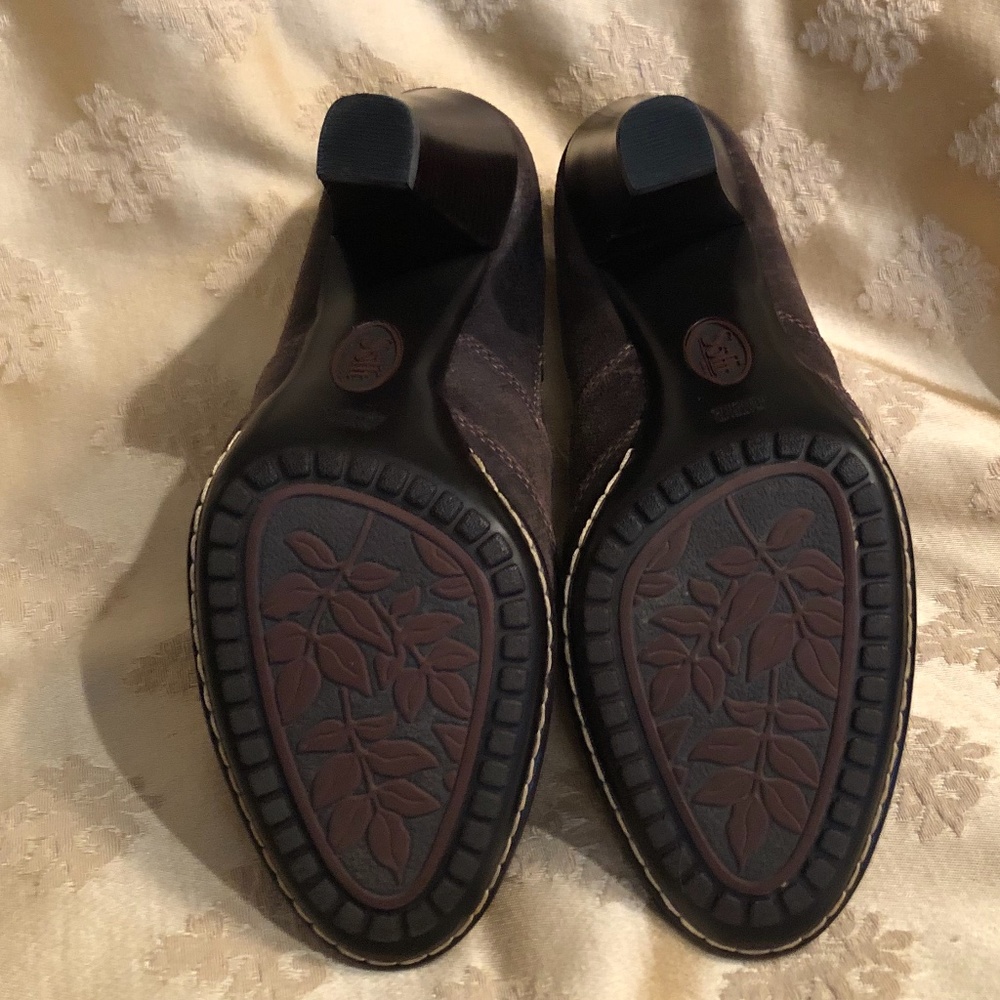 Sofft Brand Simola Chocolate Brown Distressed Suede Leather Booties - Picture 12 of 13